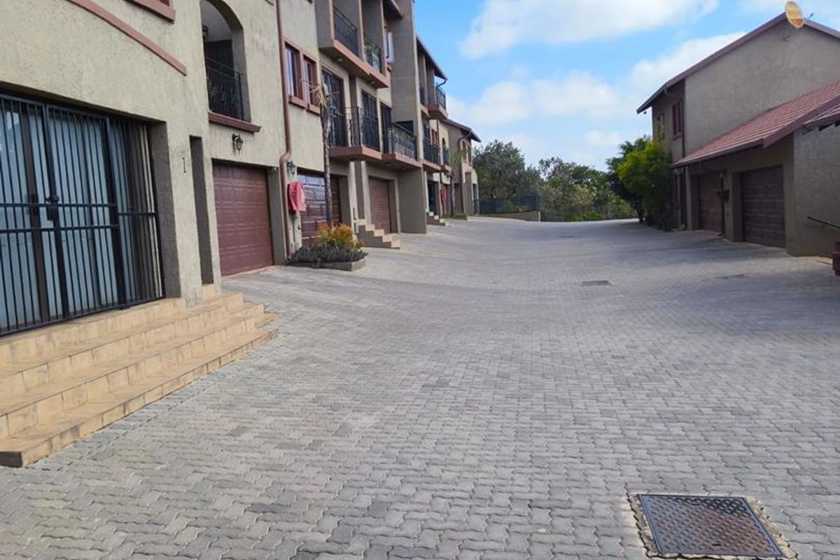 3 bedroom townhouse for sale in Silverton Ridge - Photo 5