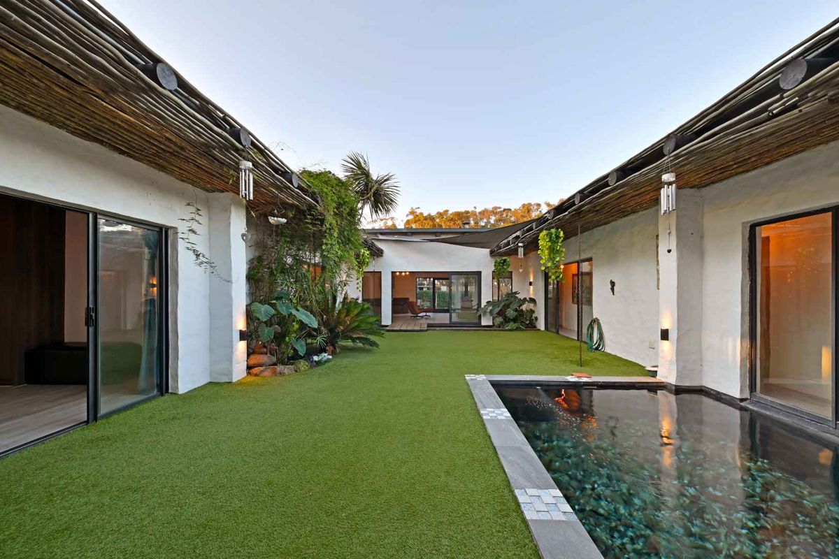 Contemporary Hacienda-Style Luxury Living - Photo 5