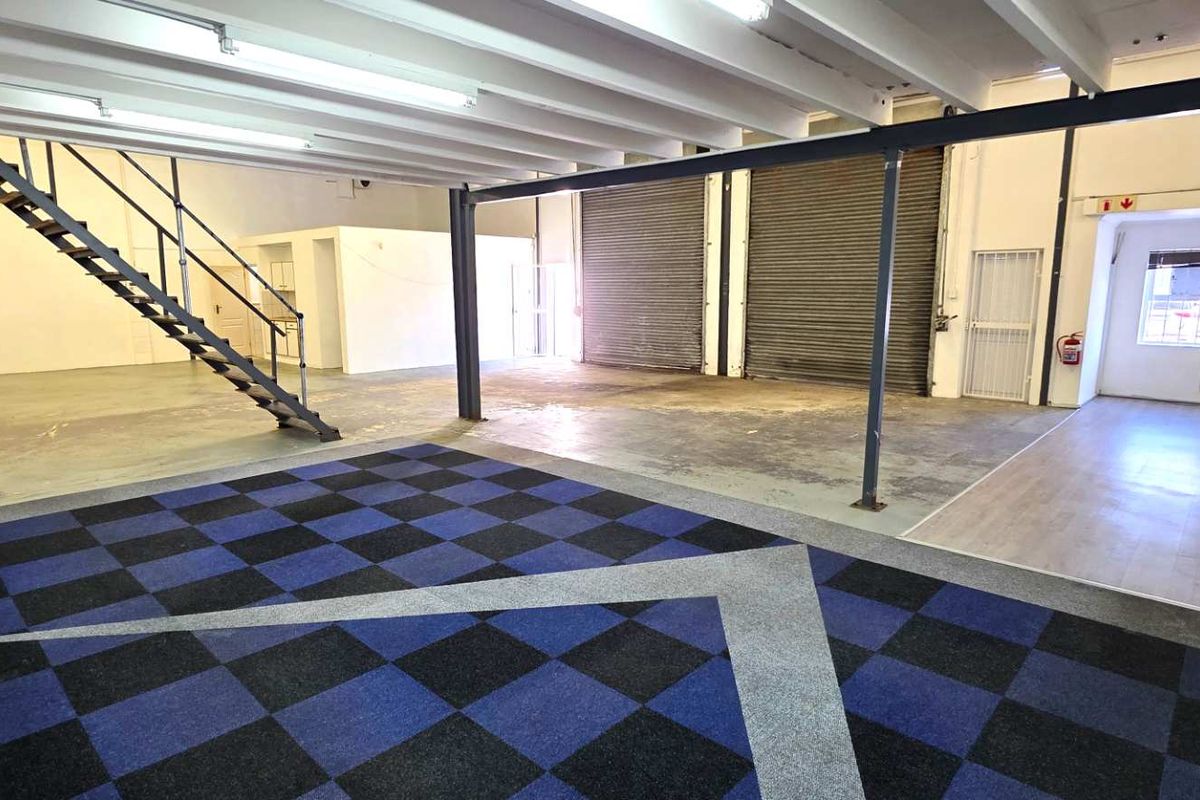 Double Volume Warehouse in Popular Business Park - Photo 4