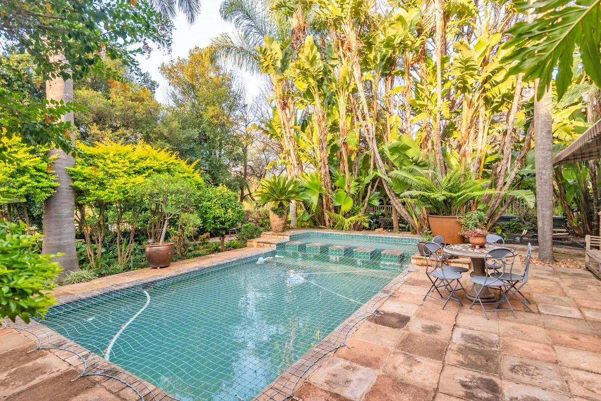 Elegant Family Estate with Exceptional Space and Lifestyle Appeal - Photo 4