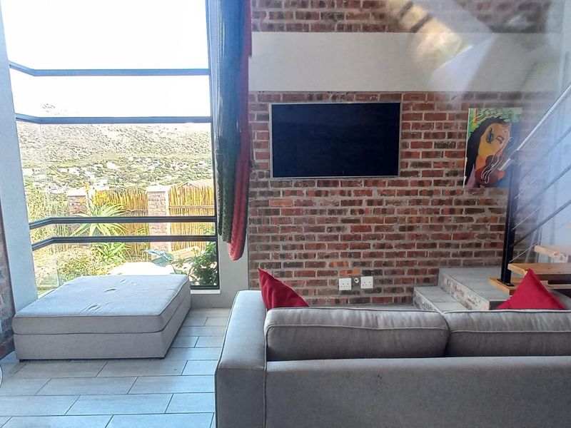 Modern Industrial Loft Apartment – Long-Term Rental Near Glencairn Beach - Photo 8