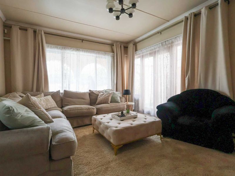 FAMILY HOME WITH INCOME-GENERATING GRANNY FLAT IN PRIME MALVERN LOCATION! - Photo 8
