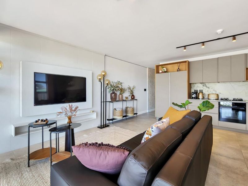 Penthouse Living in the City with incredible views - Photo 4