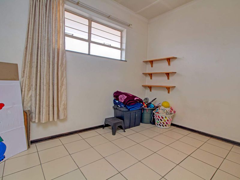 Generous Space ,Your New Home Awaits - Photo 7