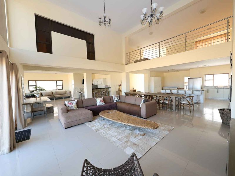 BEACHFRONT HOUSE - Photo 2