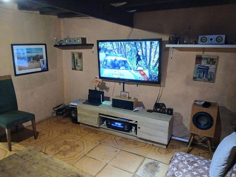 For sale: Charming 3-bedroom house in Samora Machel - Photo 2