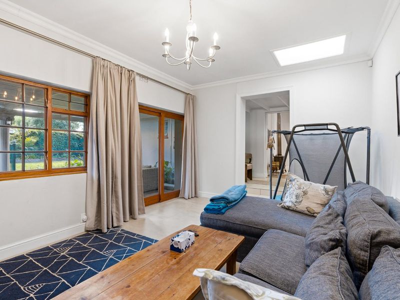 3–4 Bedroom Dreyersdal Family Home with Dual Living Option and Full Solar - Photo 5