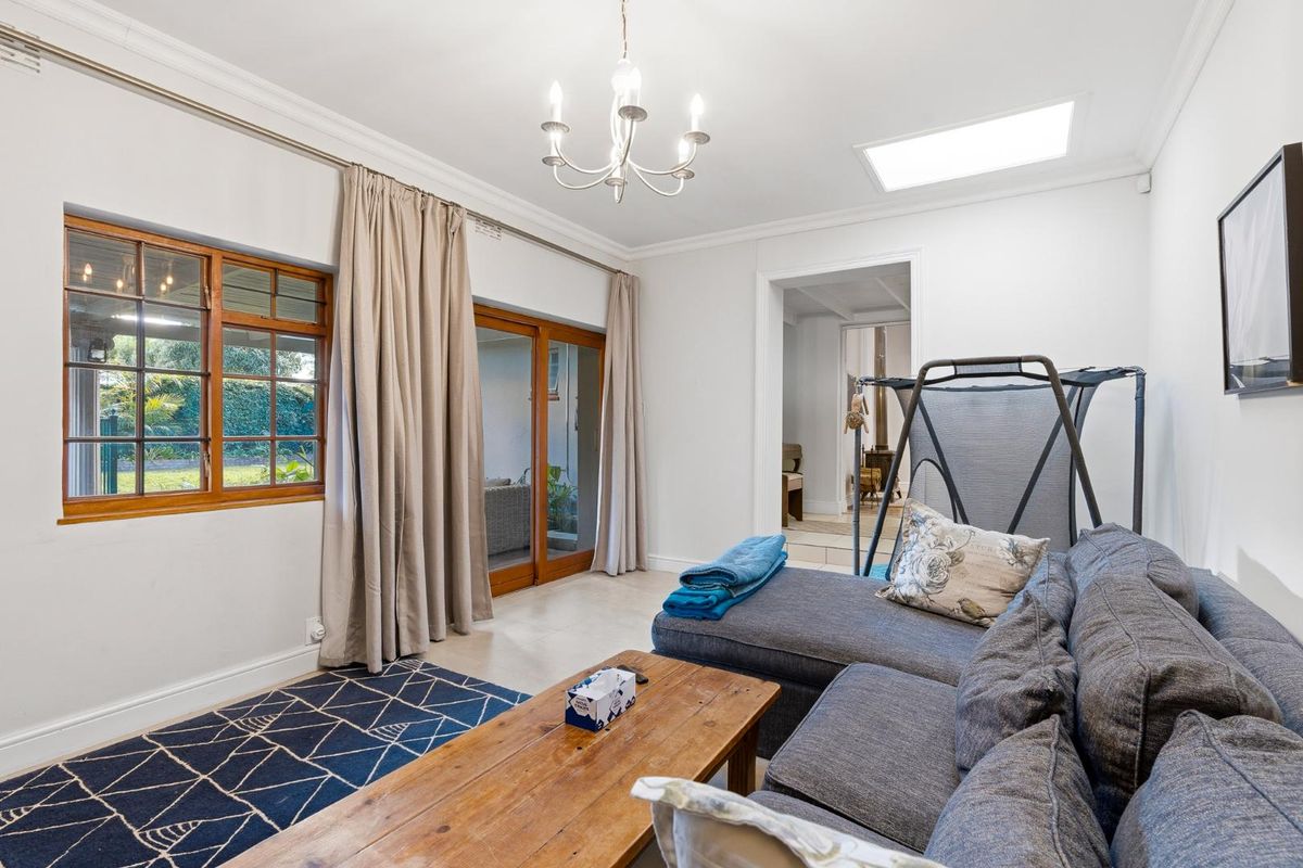3–4 Bedroom Dreyersdal Family Home with Dual Living Option and Full Solar - Photo 5