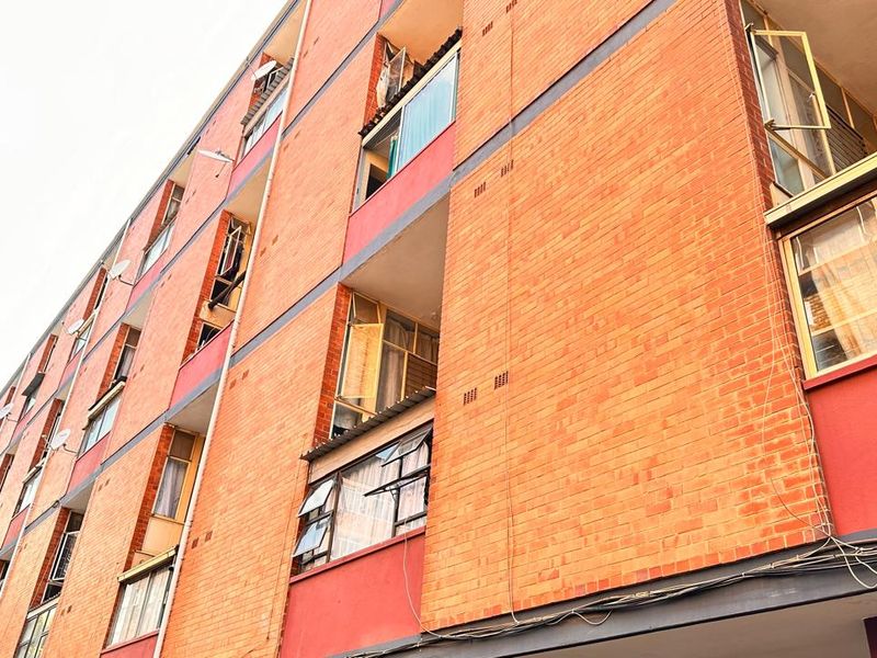 **Charming 1-Bedroom Apartment with Modern Amenities** - Photo 10