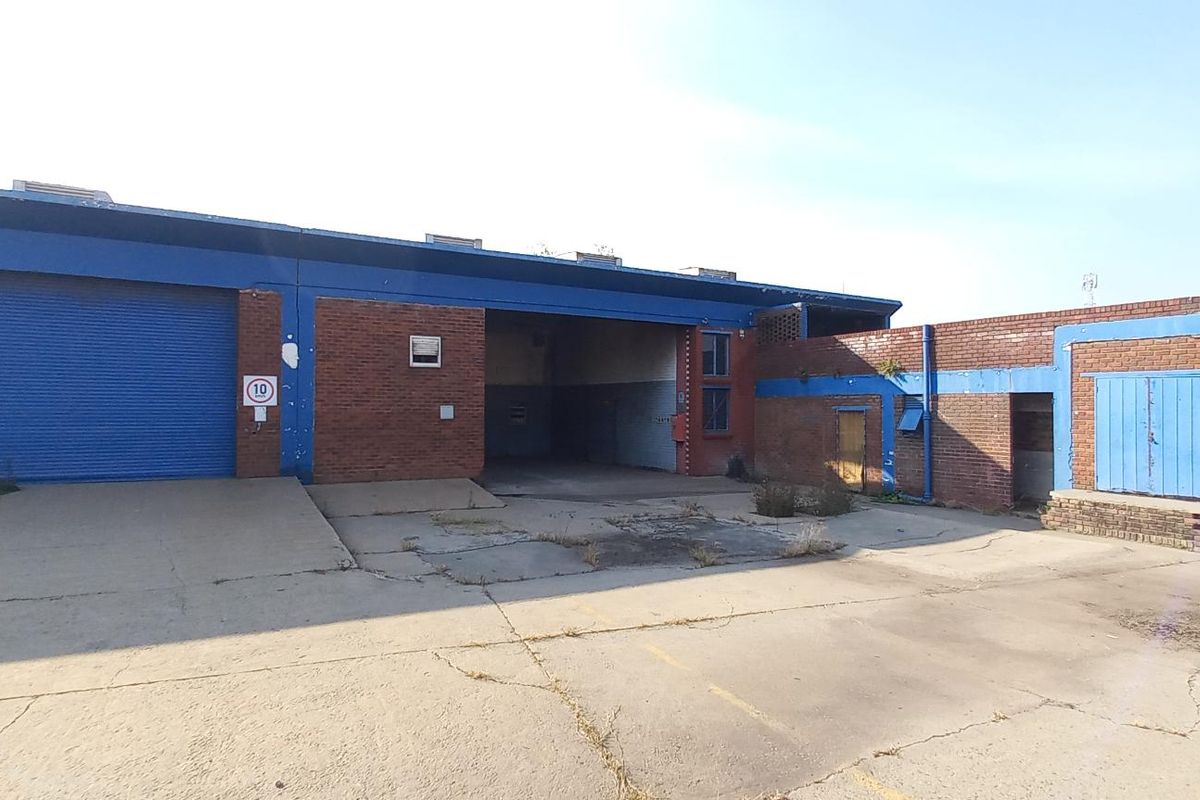 High-Exposure Industrial Facility To Let in Alrode | 4,834m2 Warehouse & 4,771m2 Yard - Photo 2