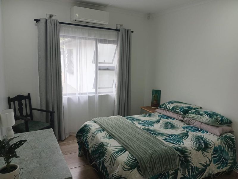 Spacious Veld En Vlei Home with Pool, Open-Plan Living, Double Garage - Photo 8