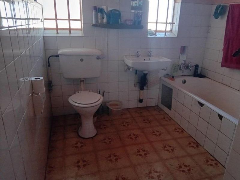 Renovators dream - Photo 9