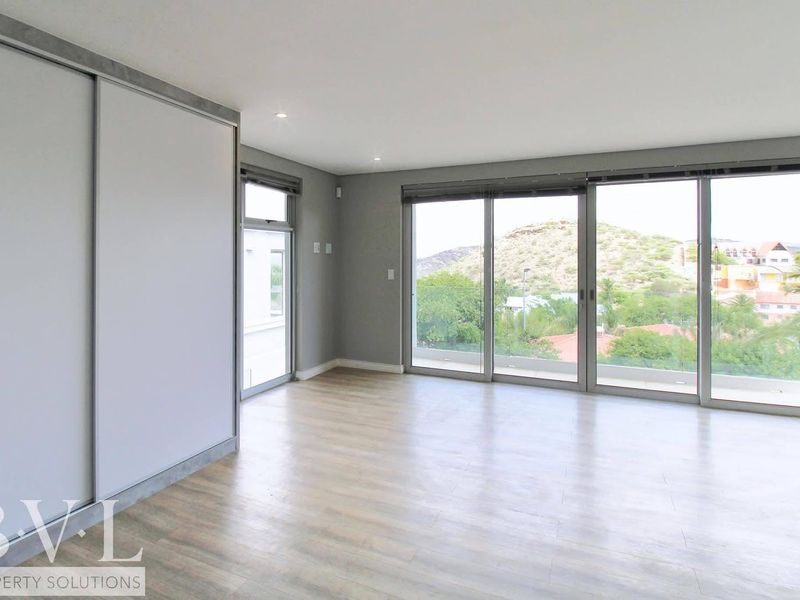 8-Bedroom Exclusive Residence for Sale in Ludwigsdorf - Photo 5