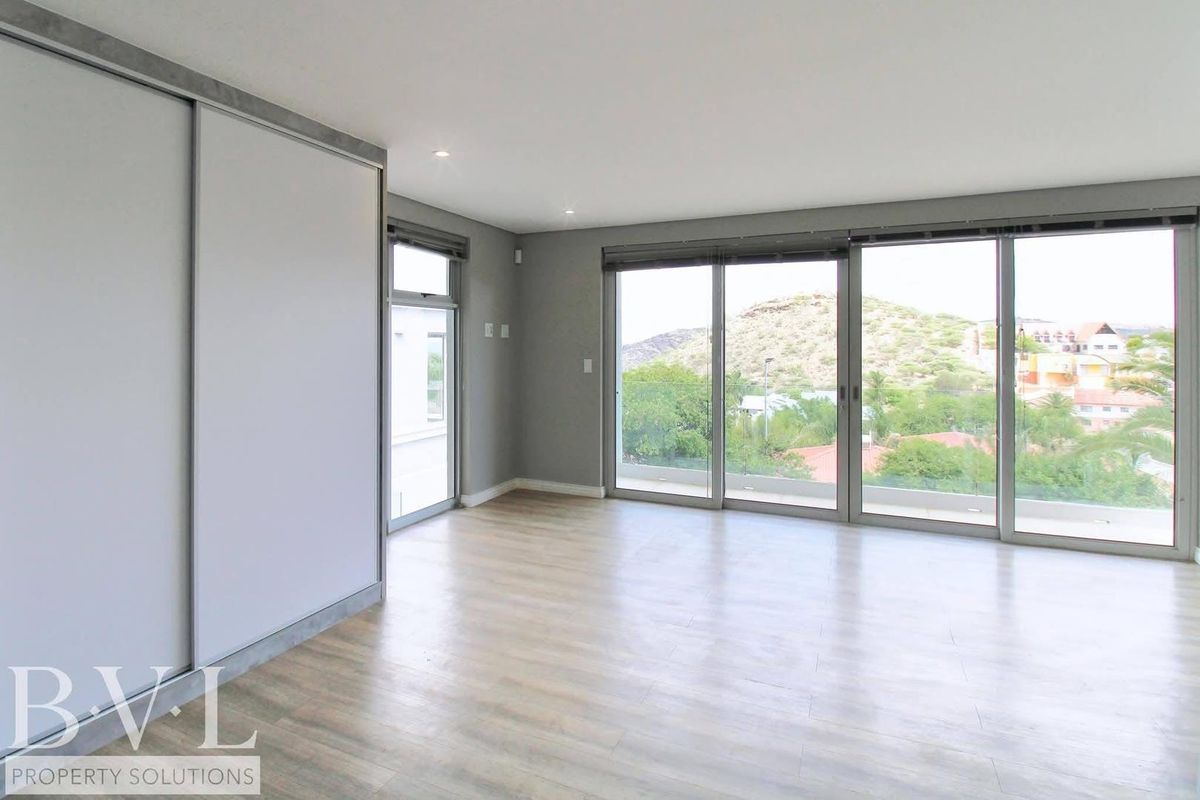 8-Bedroom Exclusive Residence for Sale in Ludwigsdorf - Photo 5