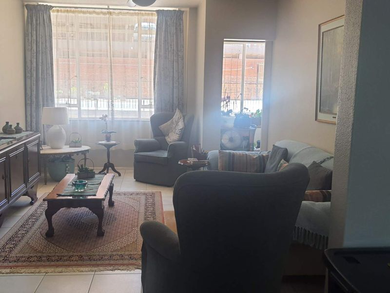 **A Rare Opportunity: Spacious 2.5 Bedroom Apartment in Wonderboom South** - Photo 8