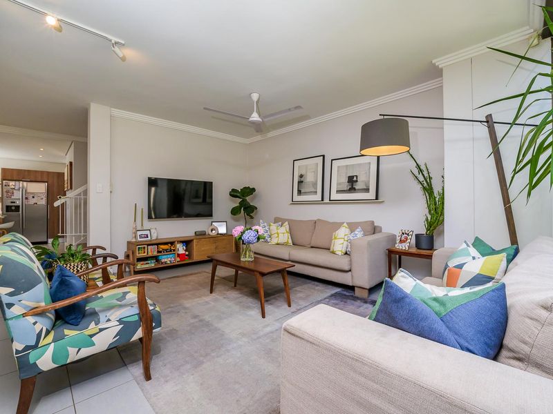 Modern 3 Bedroom Townhouse | Walk to Umhlanga Village | Private Pool | Exclusive Mandate - Photo 9