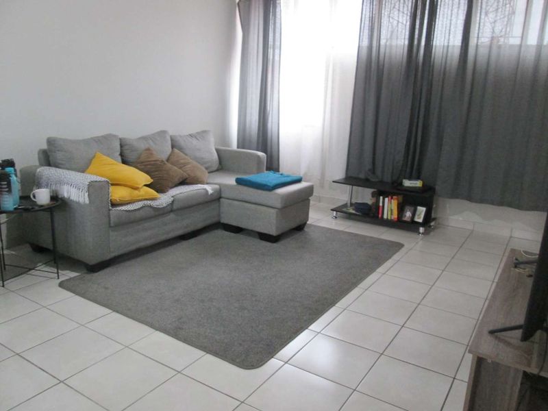 OVERVIEW CHARMING [1.5 ] ONE AND HALF BEDROOM FLAT FOR SALE INTHE HEART OF PRETORIA  [ GEZINA ] - Photo 9