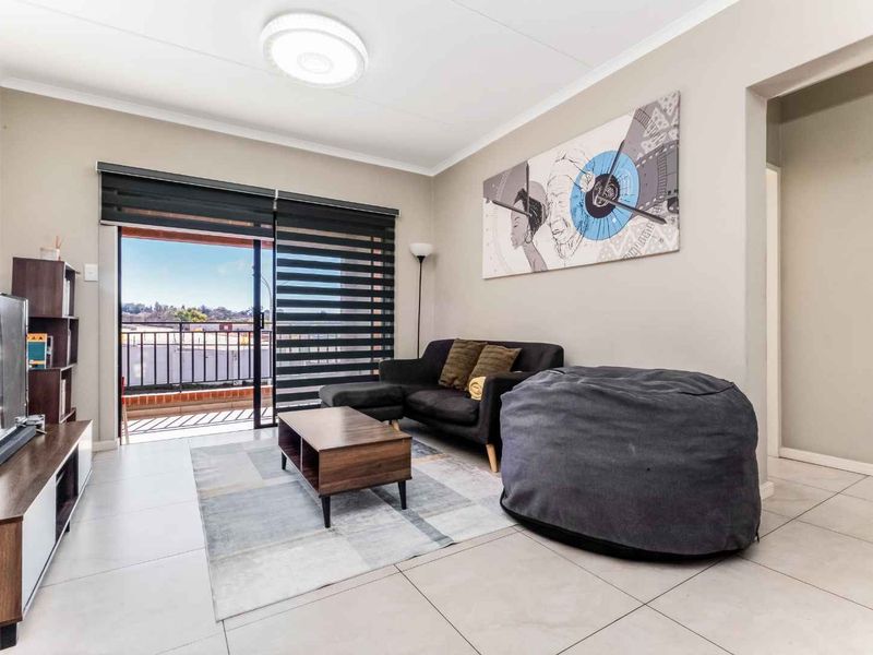 2 BEDROOM APARTMENT FOR SALE IN NORTHRIDING - Photo 3