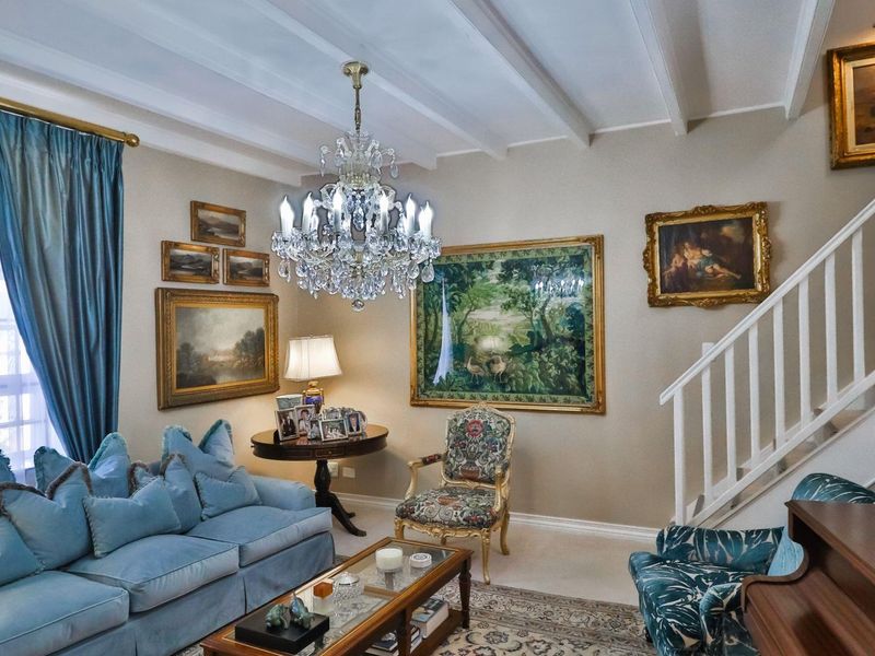 Renovated Sophistication - Photo 7