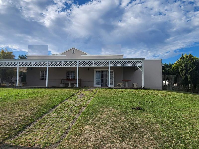 WELL LOCATED INCOME GENERATING PROPERTY - Photo 2