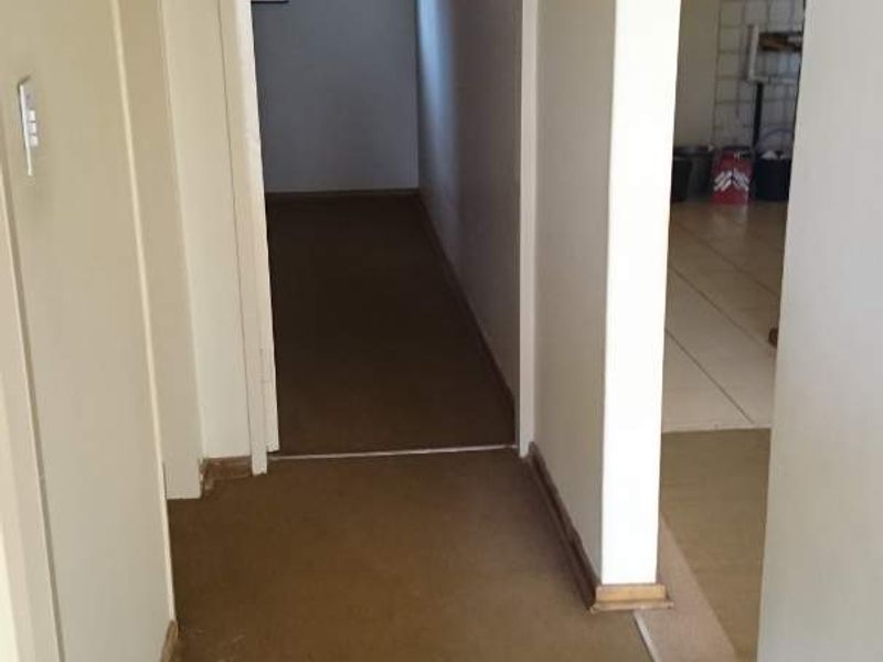 2 Bed, 1 Bath Apartment to rent - Photo 8