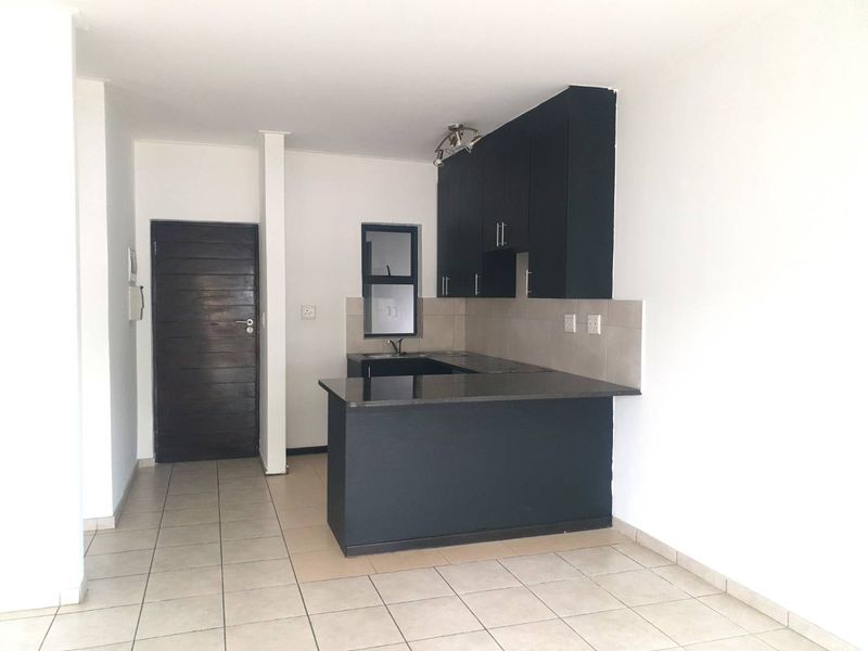 Tranquil Retreat with Premier Amenities - Photo 3