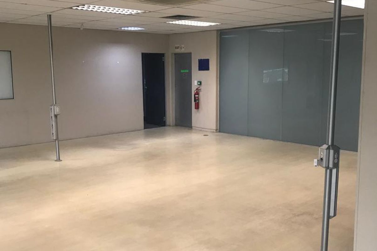 Massive building & massive opportunity! Welcome to a prime commercial opportunity in the heart of Windhoek CBD - Photo 4