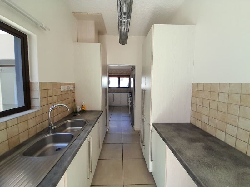 Freestanding Family Home to Rent - Photo 5