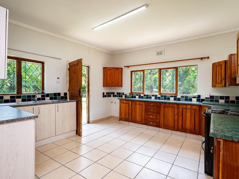 CHARMING STONE COTTAGE IN PRIME WATERFALL 1 WITH POOL! - Photo 4