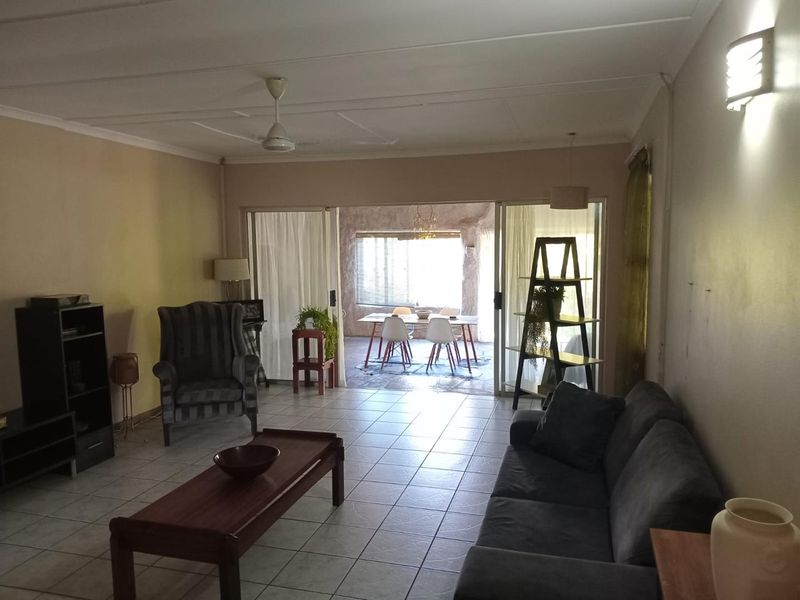 Exclusive Sole Mandate | Spacious Family Home in Veld en Vlei, Richards Bay| R1 600 000 - Photo 4
