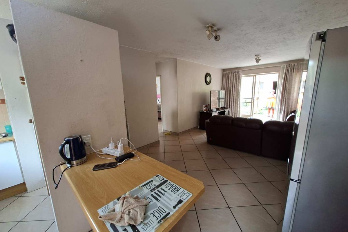 2 Bedroom Apartment For Sale - Photo 4