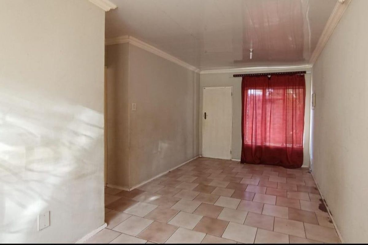3 Bedroom House for Sale in Mabopane - Photo 4