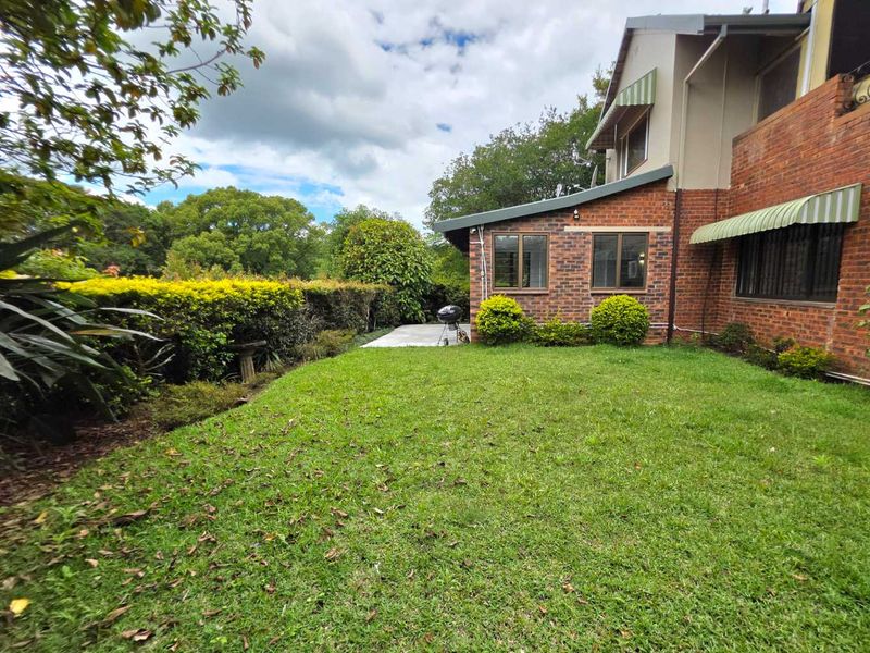 Modern Single-Level Townhouse For Sale in Gillitts! - Photo 2