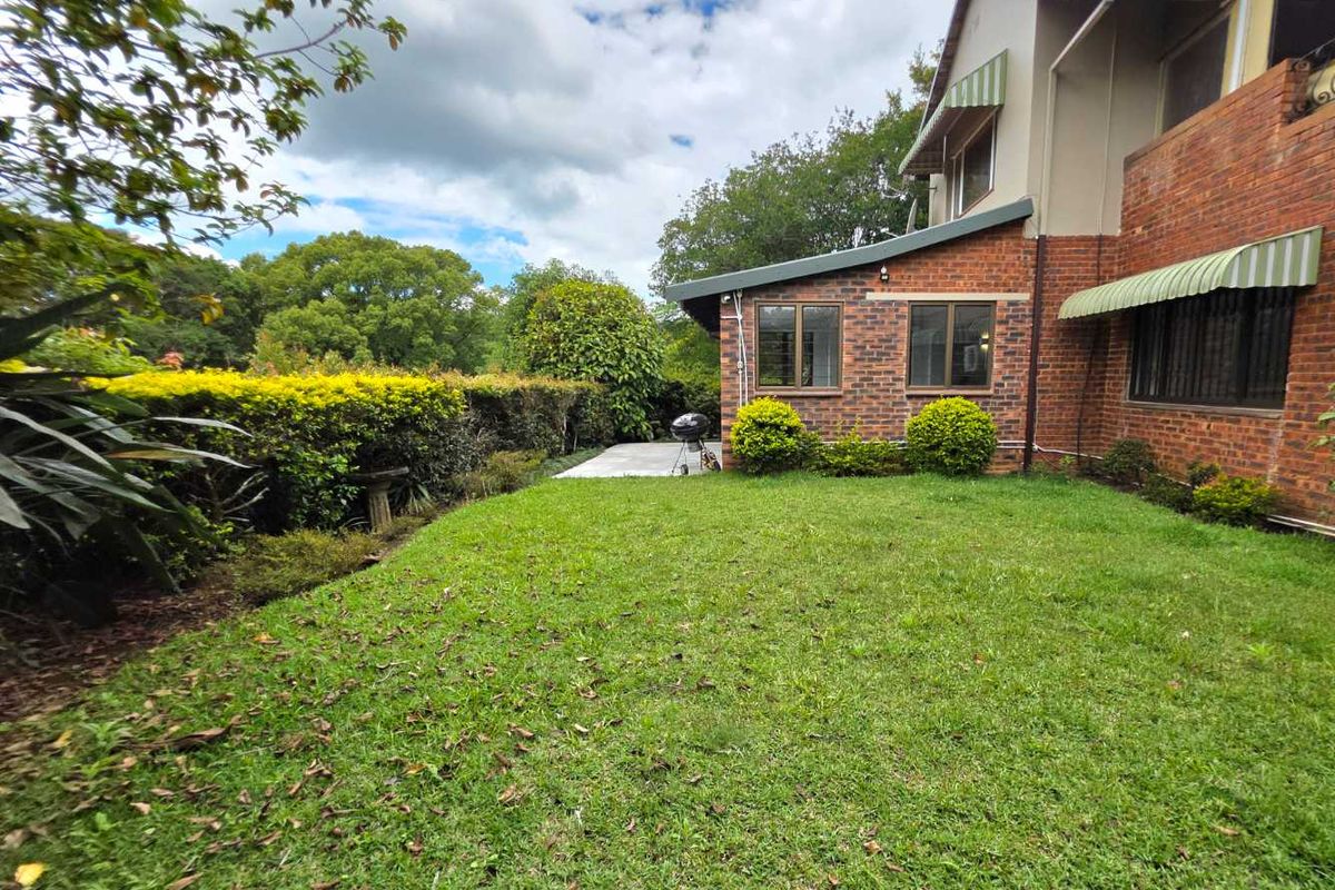 Modern Single-Level Townhouse For Sale in Gillitts! - Photo 2