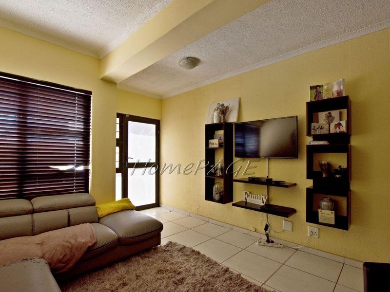 Central, Walvis Bay:  Townhouse in Villa Grande is for Sale - Photo 4