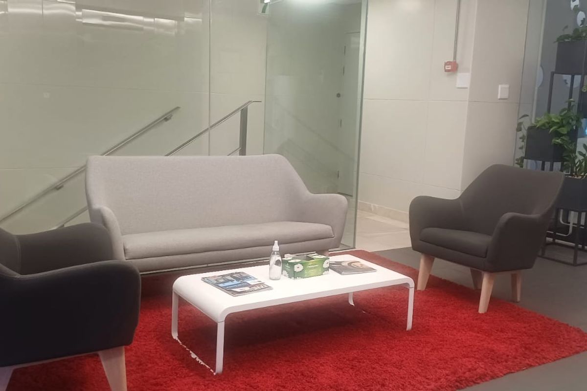 Work and Play :Trendy and diverse office park - Photo 2