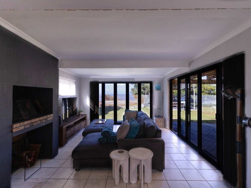Modern family home - Photo 9