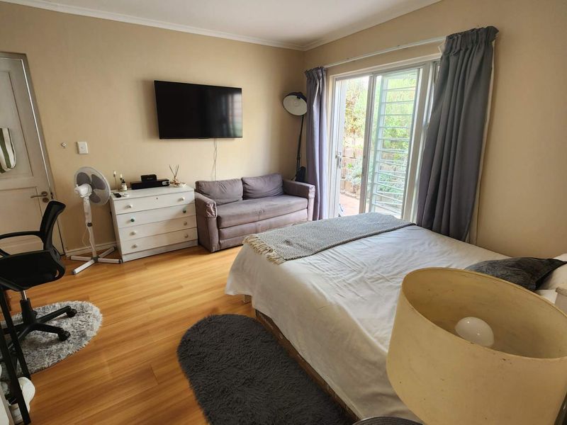 RENTAL - available immediately! - Photo 3