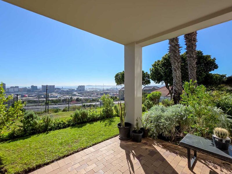 Tranquil City Views Await: Secure Two-Bedroom Apartment - Photo 2