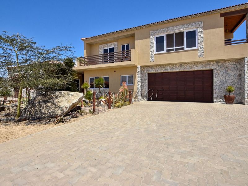Rossmund, Swakopmund:  BEAUTIFUL Farmstyle home, with flatlet, is for sale - Photo 2