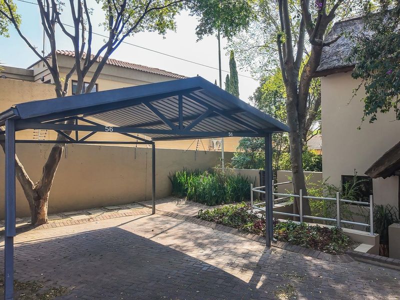 Spacious 2-Bed Corner Unit with Loft & Wraparound Garden in Sibiti Estate - Photo 10