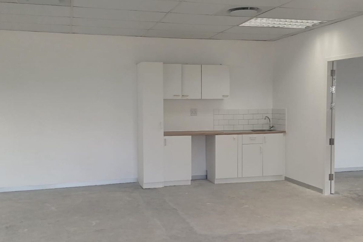 Iconic Premuim building office to let - Photo 2