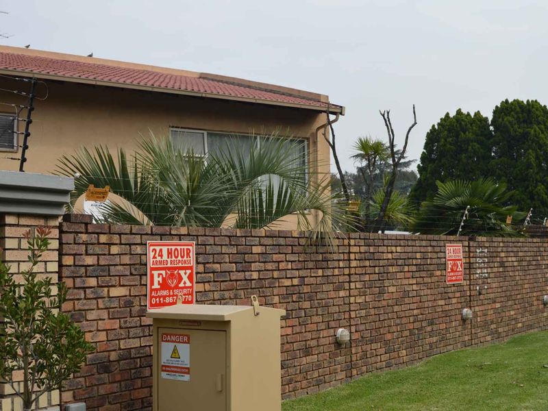 Four Bedroom Family Home For Sale in Brackendowns - Photo 2