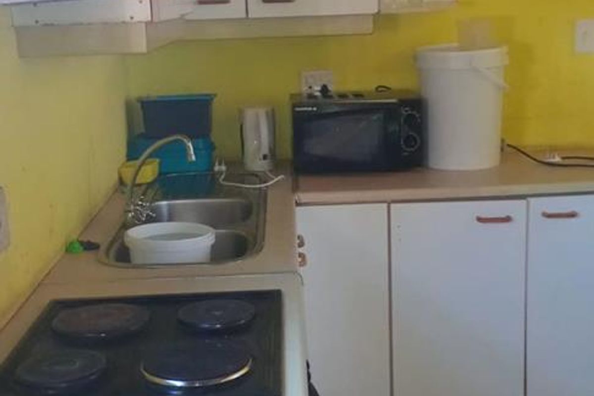 Cozy 2-Bedroom Start-Up Home for Sale in Harare - Photo 5
