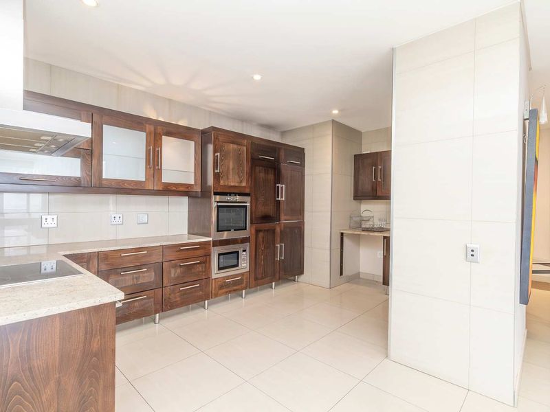 Experience Unparalleled Luxury Living in the Michaelangelo Towers - Photo 4