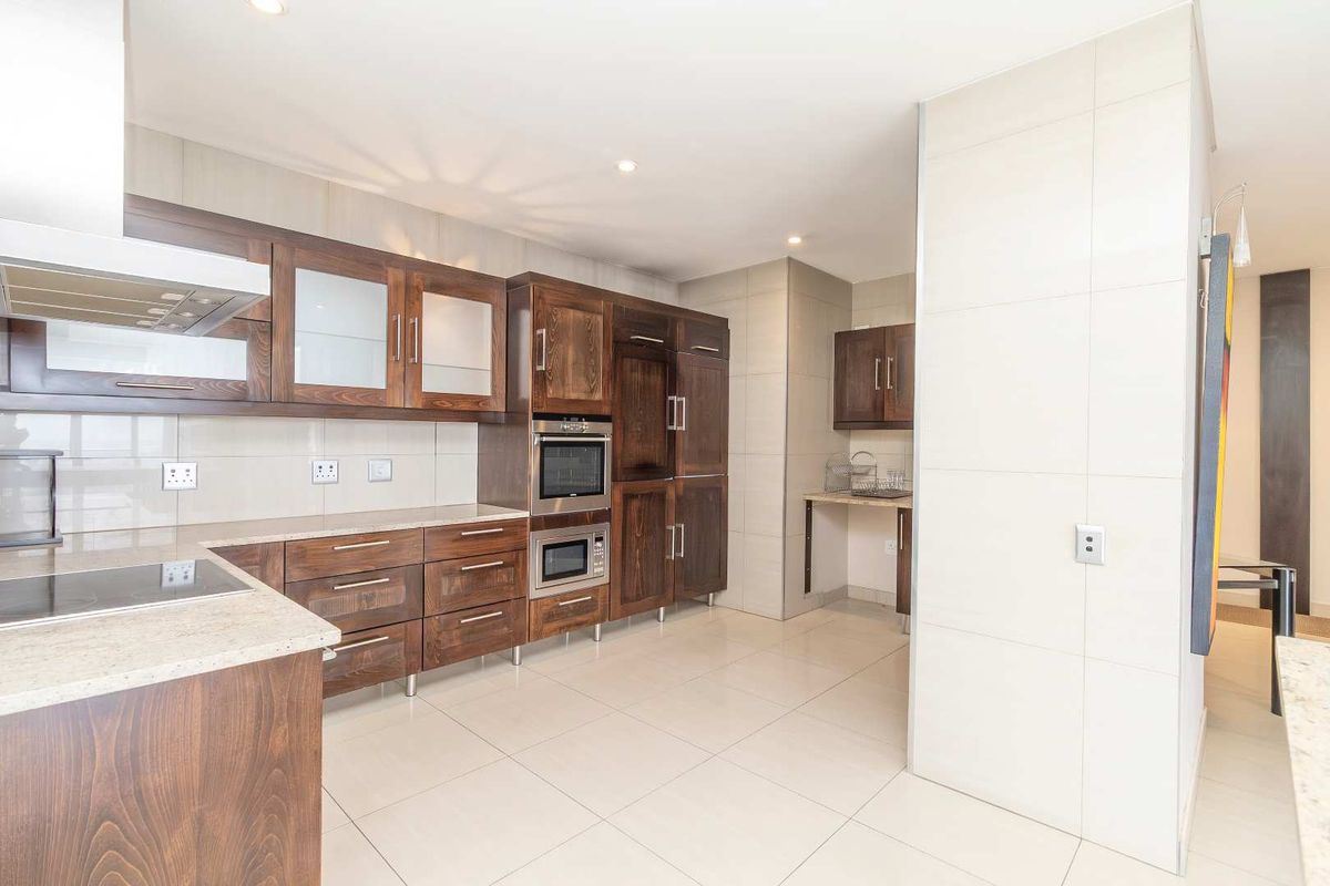 Experience Unparalleled Luxury Living in the Michaelangelo Towers - Photo 4