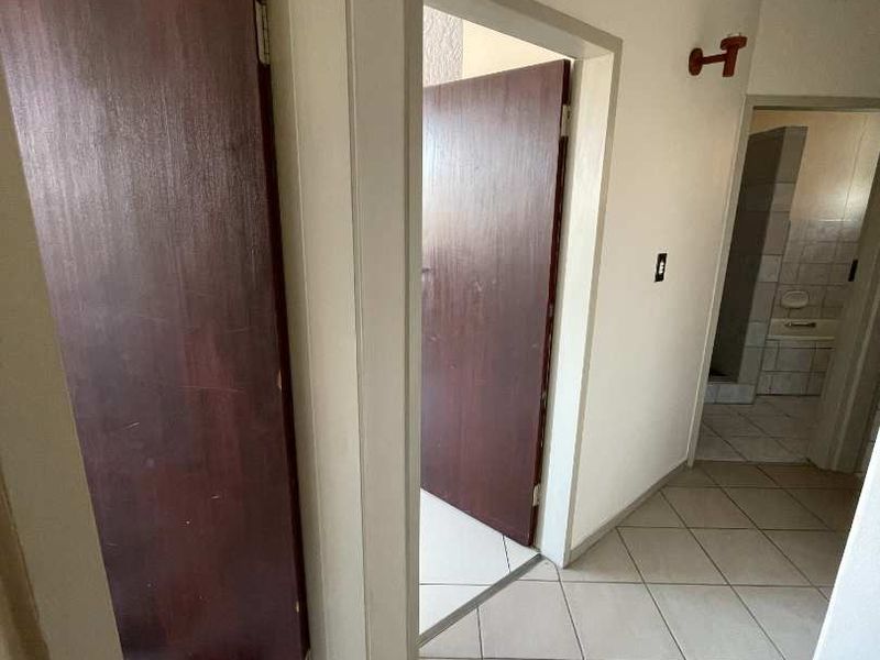 2 Bedroom & 2 Bathroom apartment for sale in Silverton - Photo 10