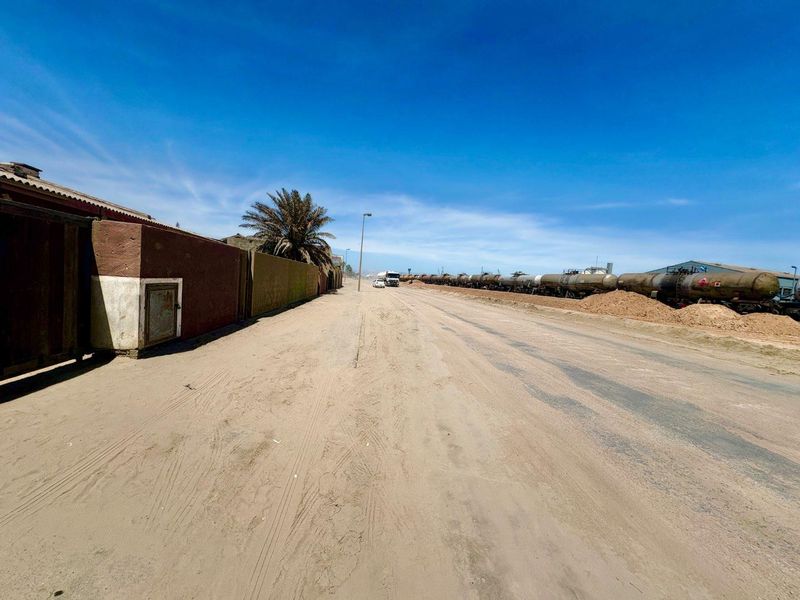 2x3 Bedrooms Units & Flats For Sale in Walvis Bay Central - Photo 3