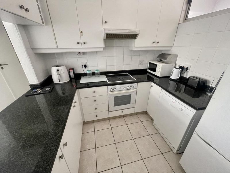 Hendra - Beautiful 3-Bed, 2-Bath Holiday Apartment on Marine Drive, Umhlanga Rocks - Photo 7