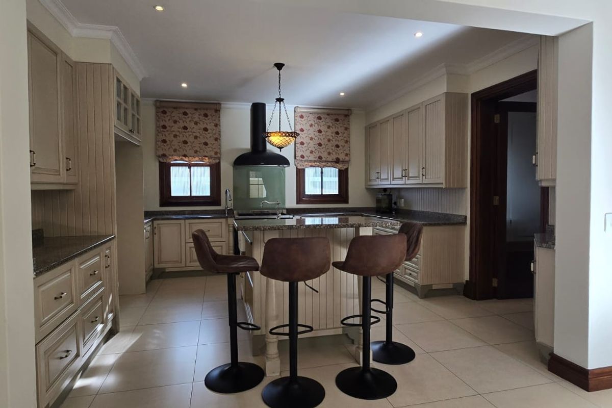 Timeless 4 Bedroom Home with Luxury Estate Living - Photo 3